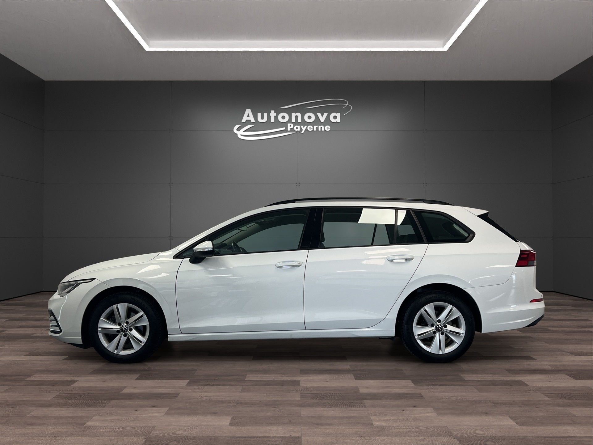 VW Golf 1.0 eTSI mHEV ACTLife DSG-image-2