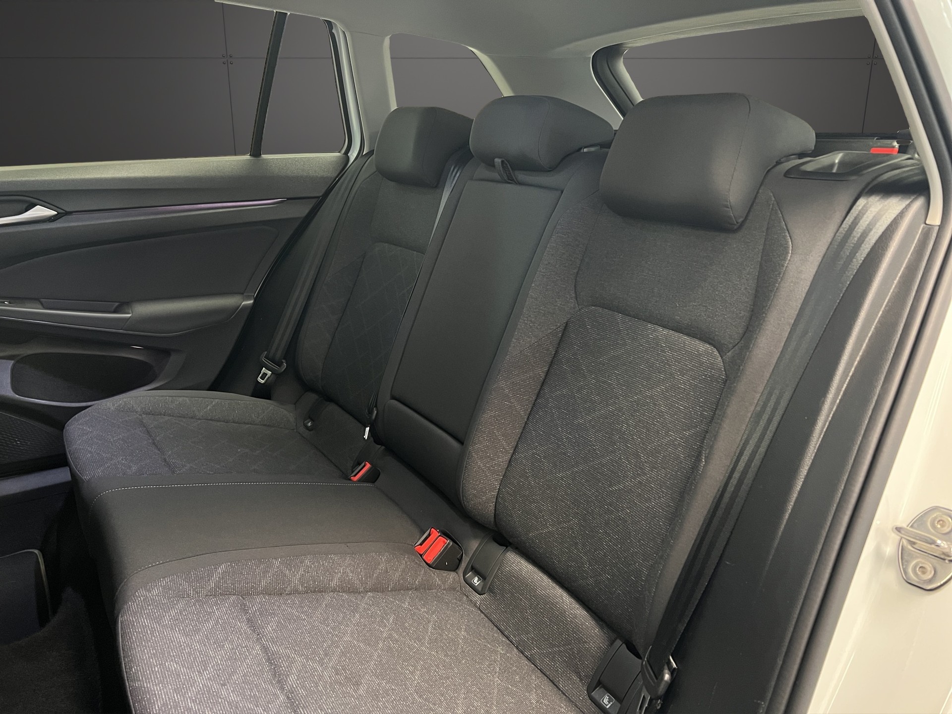 VW Golf 1.0 eTSI mHEV ACTLife DSG-image-9