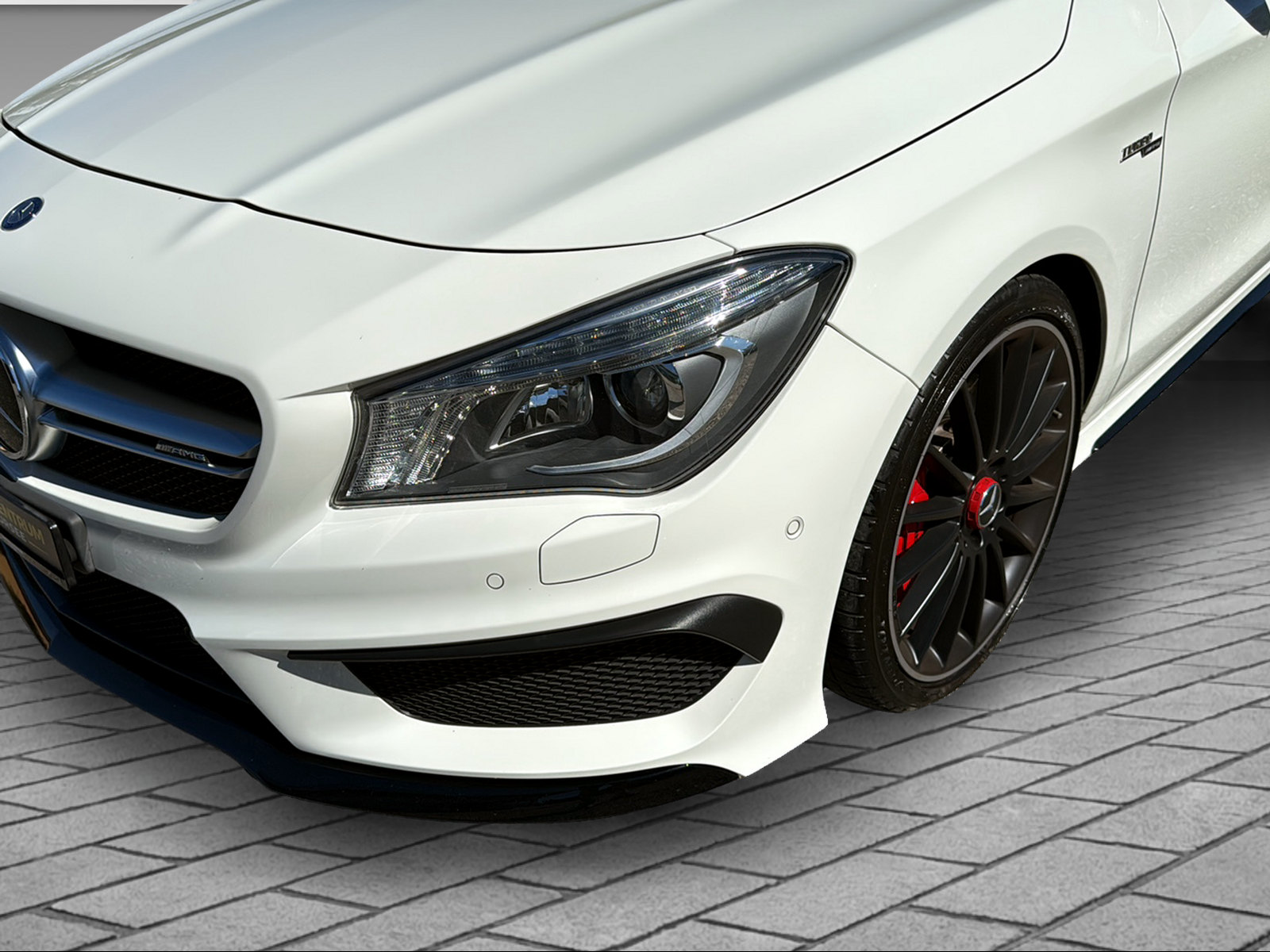 MERCEDES-BENZ CLA 45 AMG 4m Shooting Brake-image-1