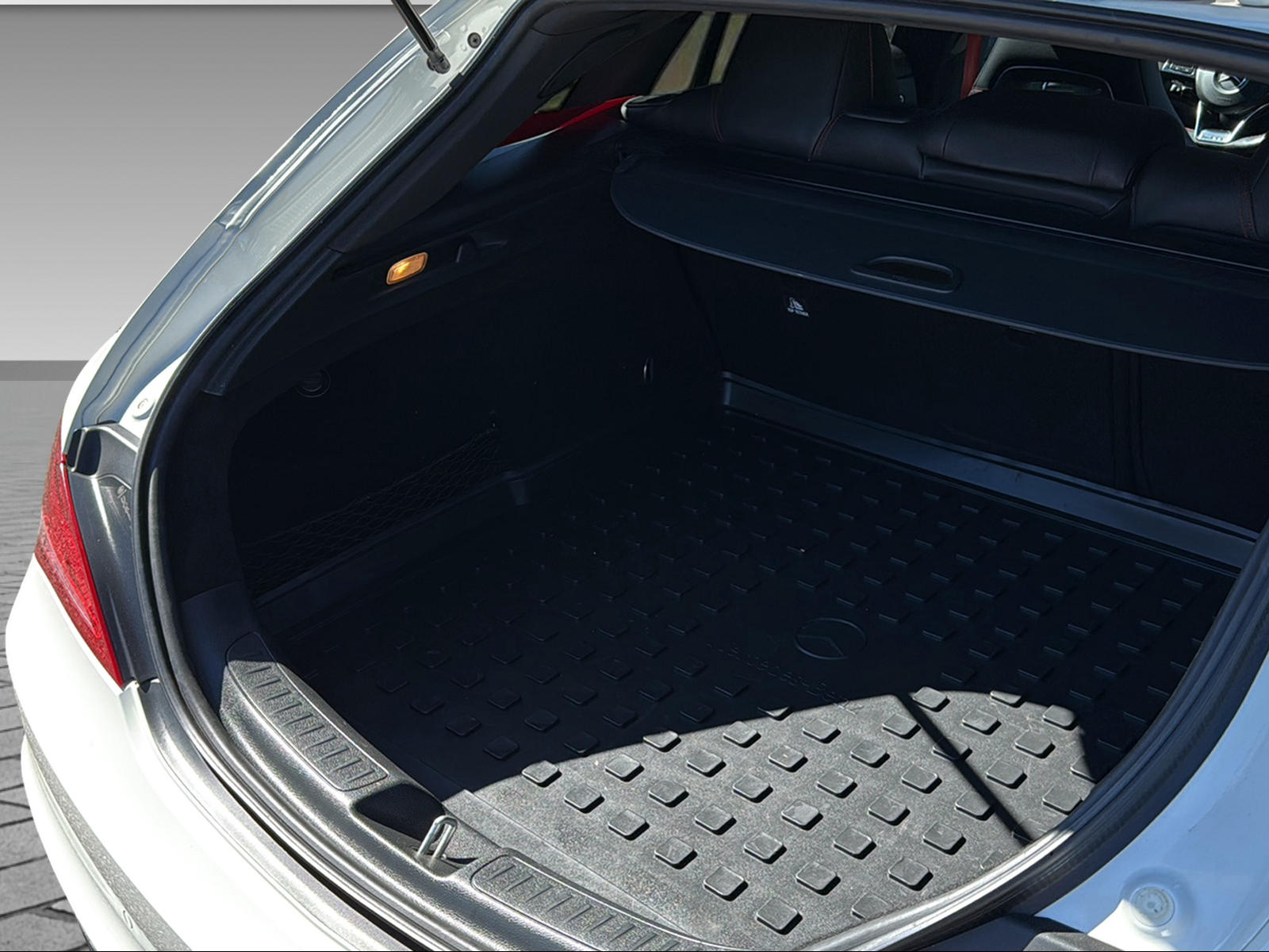 MERCEDES-BENZ CLA 45 AMG 4m Shooting Brake-image-23