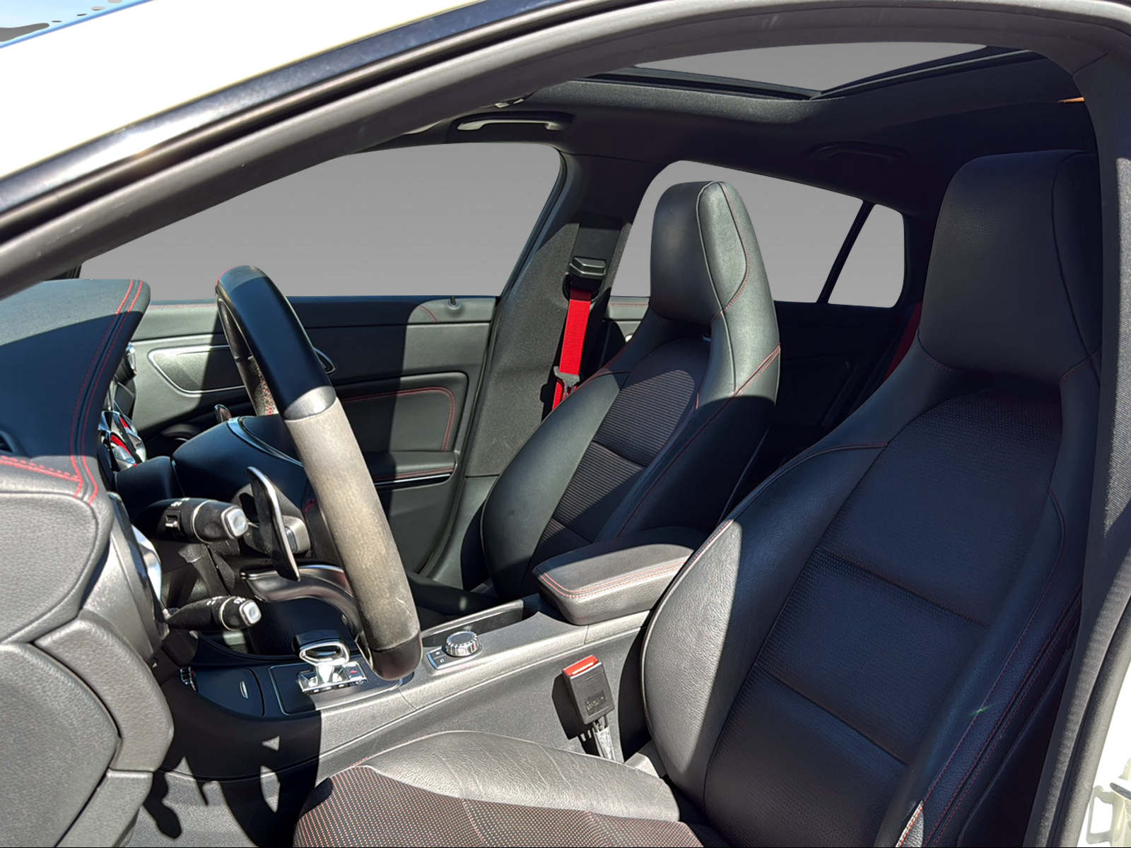 MERCEDES-BENZ CLA 45 AMG 4m Shooting Brake-image-14