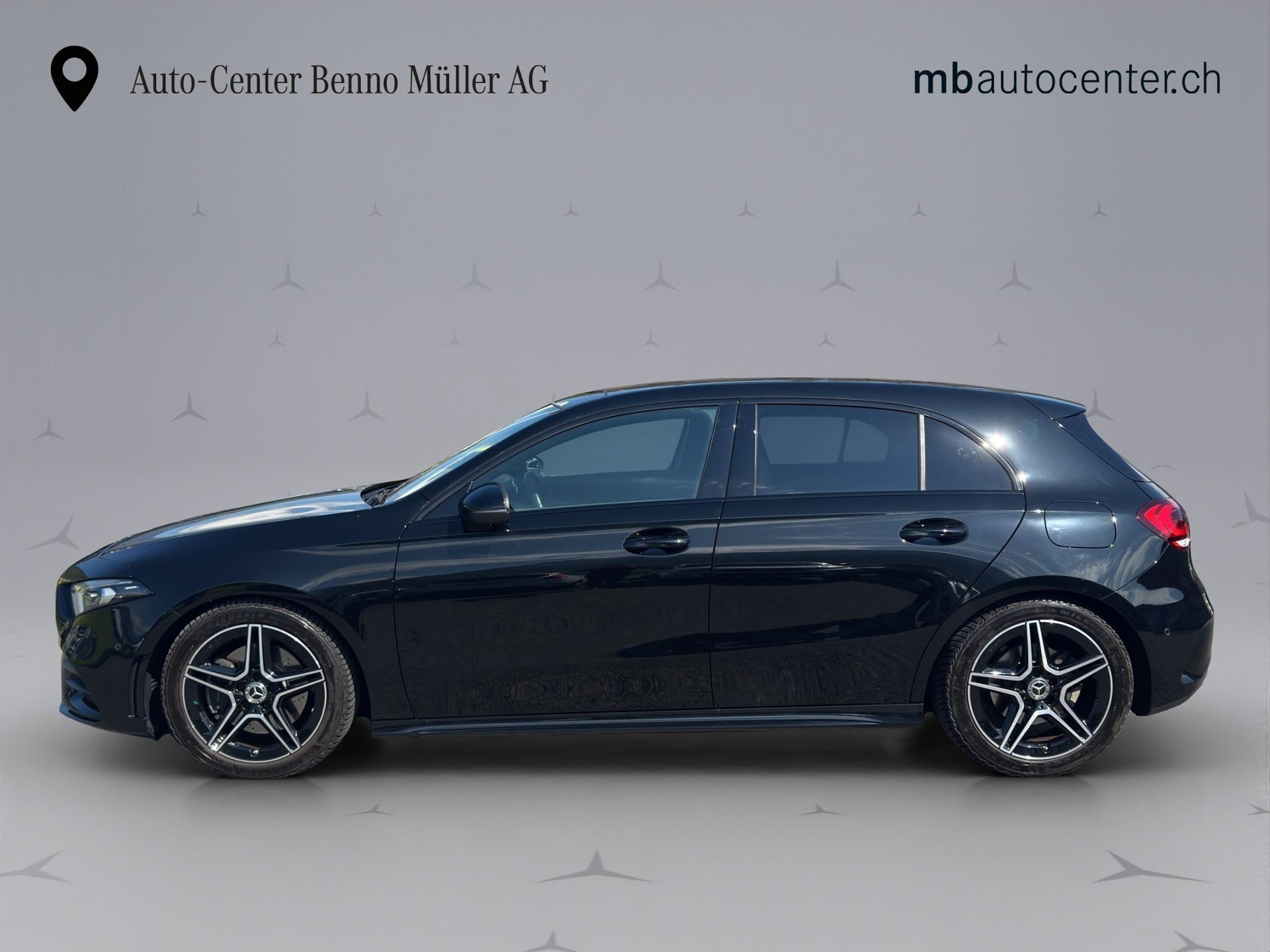 MERCEDES-BENZ A-Klasse W177 A 220 AMG Line 4m-showroom-element-1