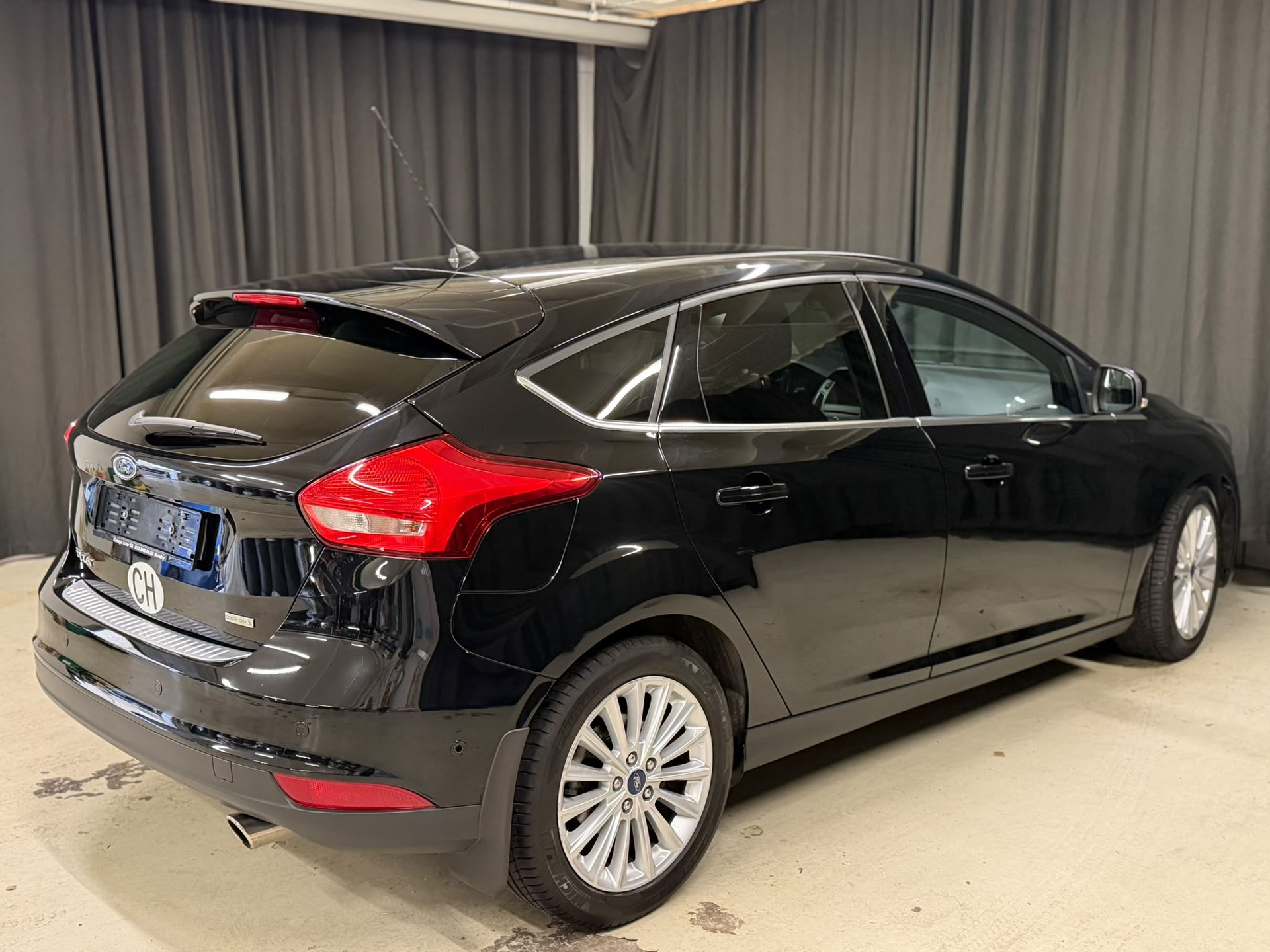 FORD Focus 1.5 SCTi Titanium X Automatic-image-3