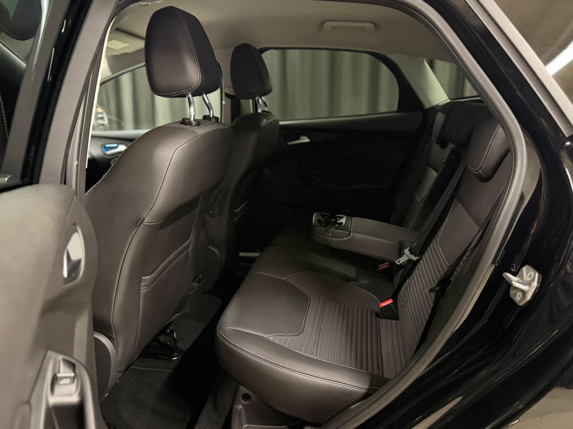 FORD Focus 1.5 SCTi Titanium X Automatic-image-7