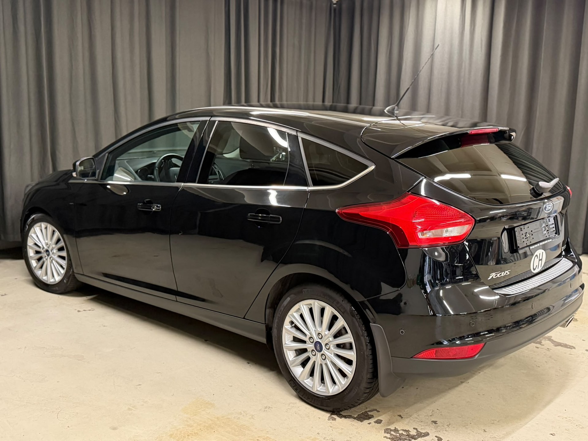 FORD Focus 1.5 SCTi Titanium X Automatic-image-4