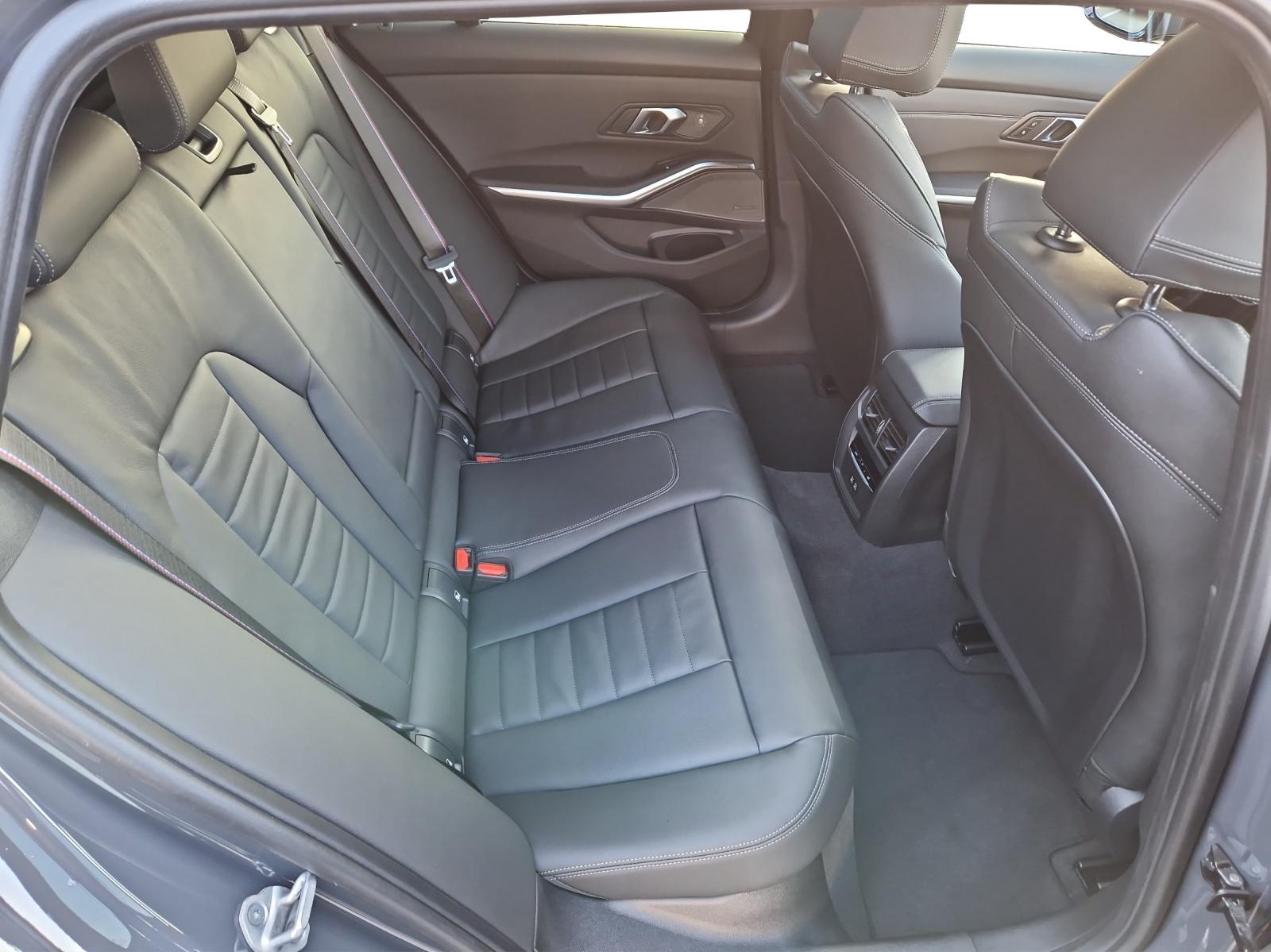 BMW 330d xDrive Touring M Sport Pro-image-15