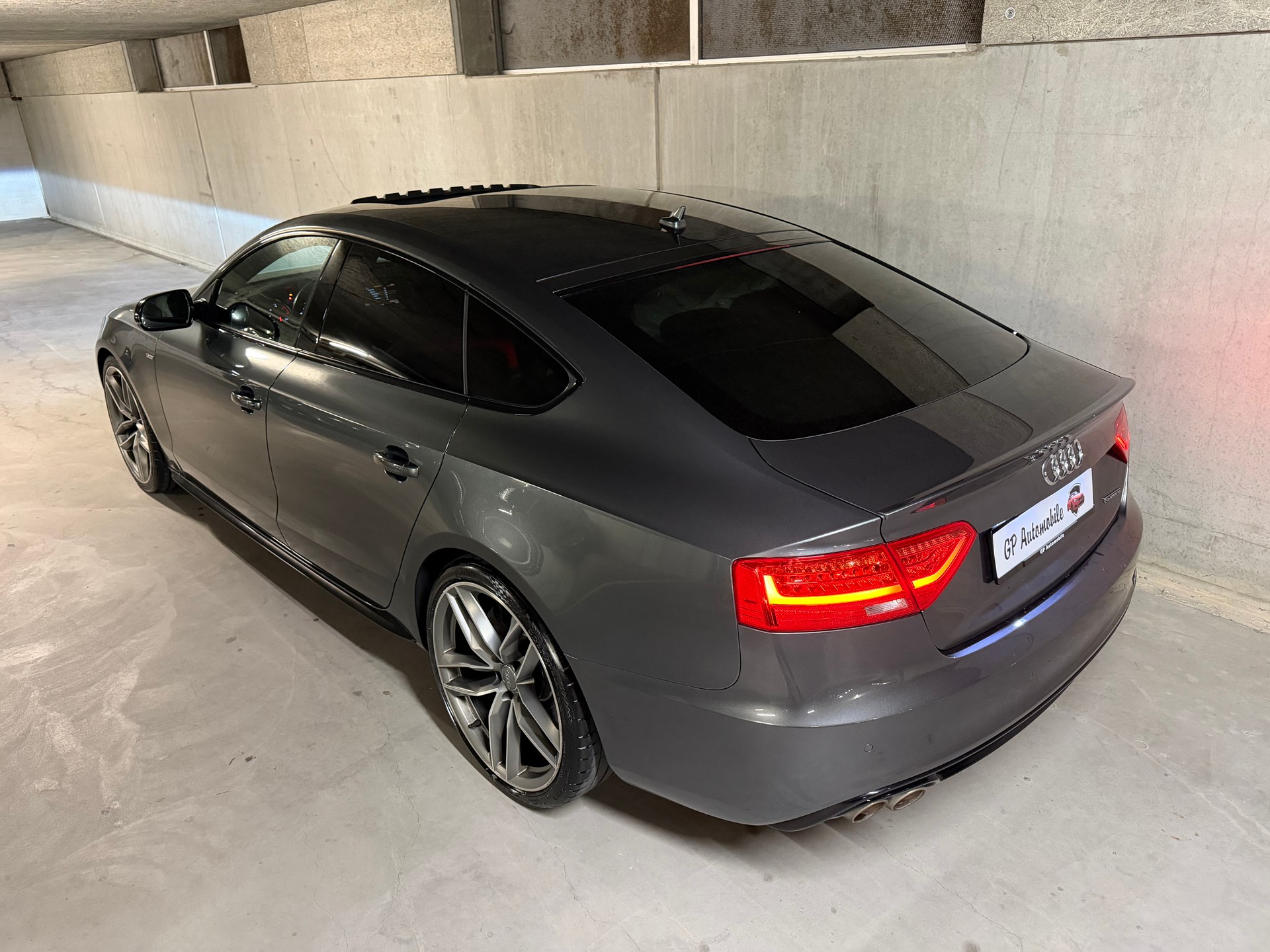 AUDI A5 Sportback 3.0 TDI clean diesel quattro S-tronic / Frisch MFK / RS5 Look / Leder / Led / Multimedia / Kamera / Toterwinkel /-image-12