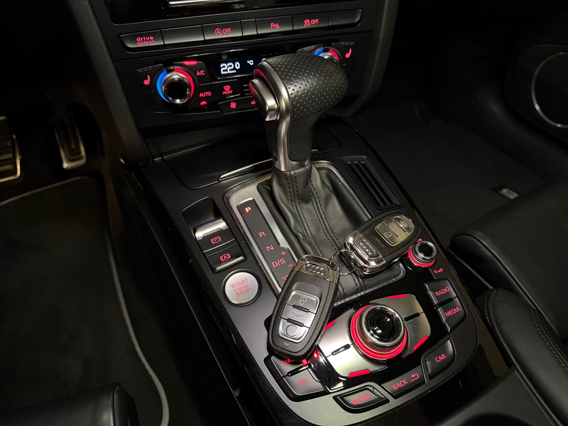 AUDI A5 Sportback 3.0 TDI clean diesel quattro S-tronic / Frisch MFK / RS5 Look / Leder / Led / Multimedia / Kamera / Toterwinkel /-image-26