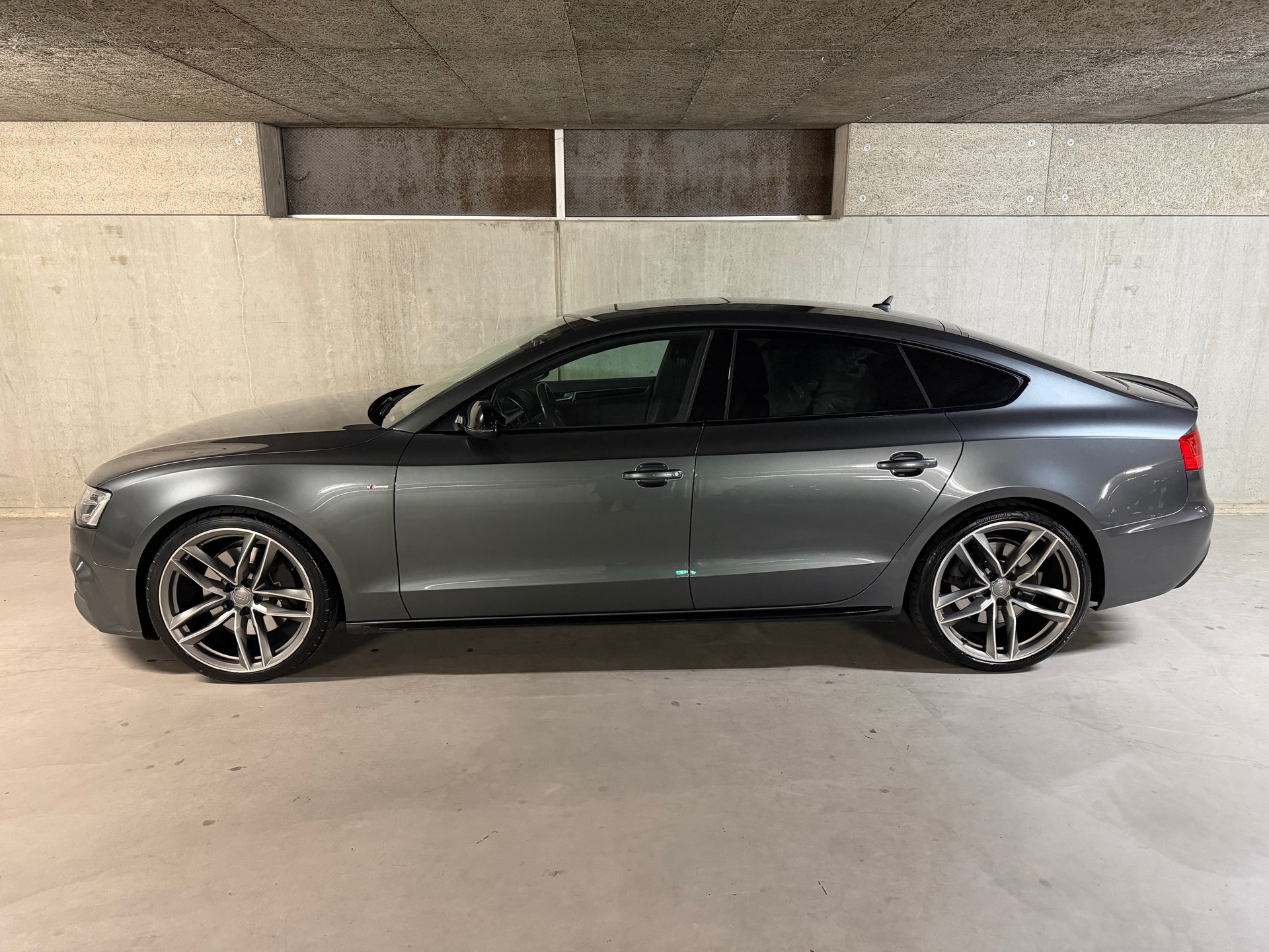AUDI A5 Sportback 3.0 TDI clean diesel quattro S-tronic / Frisch MFK / RS5 Look / Leder / Led / Multimedia / Kamera / Toterwinkel /-image-1