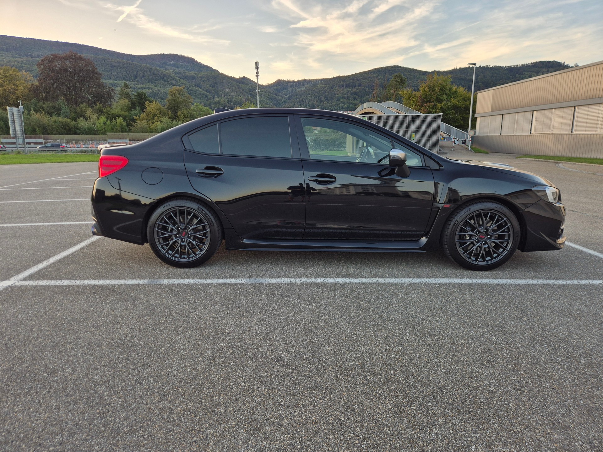 SUBARU STI 2.5 T Luxury-image-3