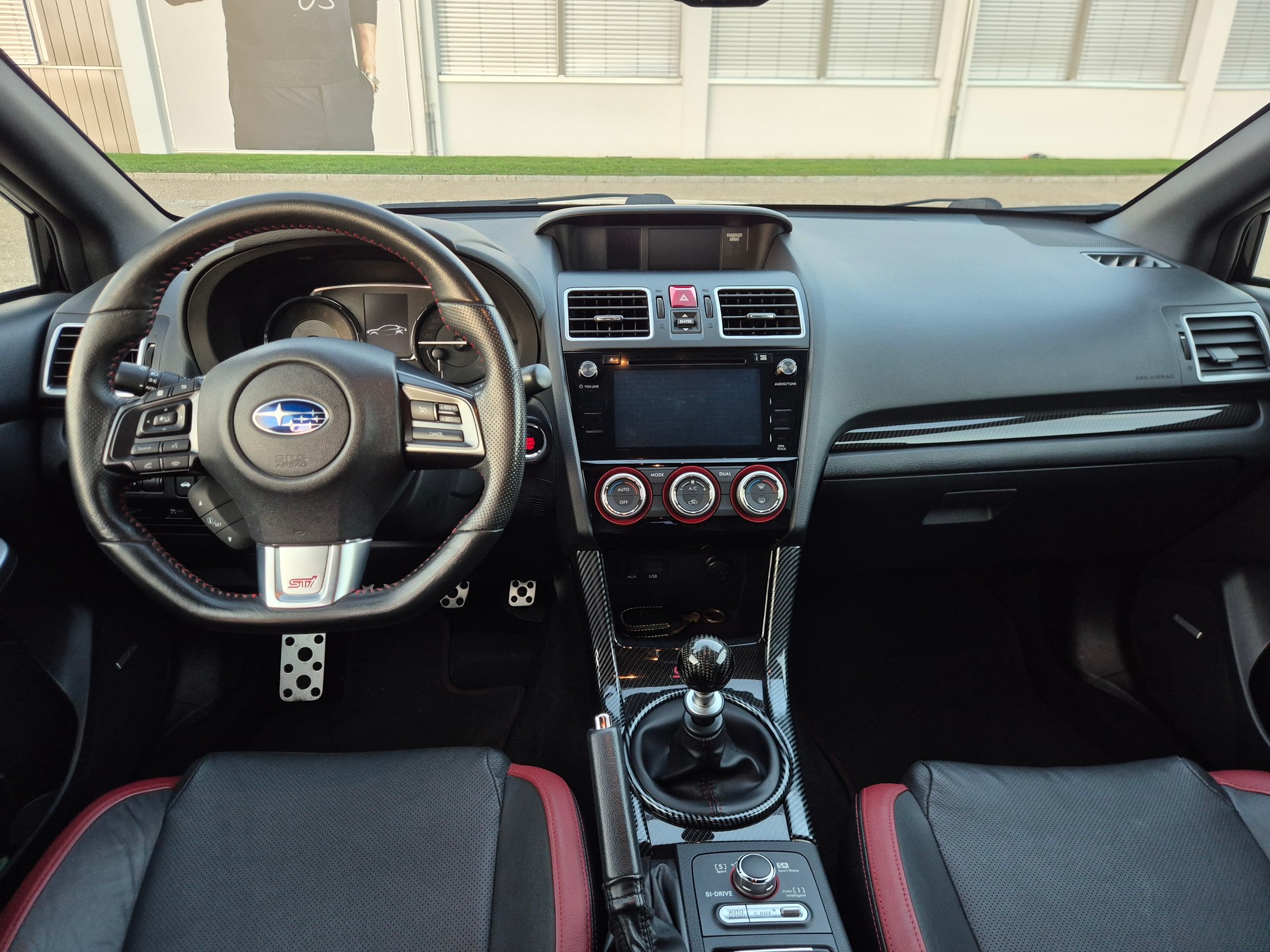 SUBARU STI 2.5 T Luxury-image-4