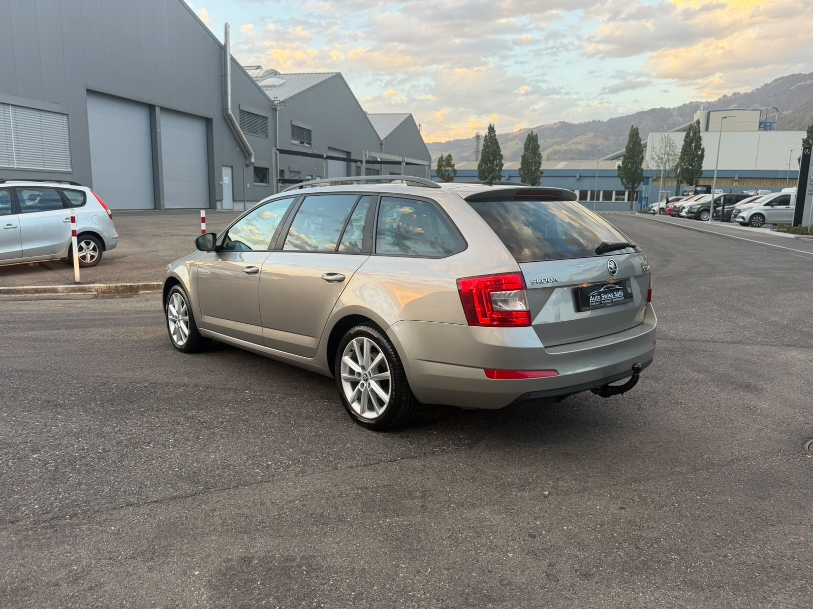 SKODA Octavia Combi 2.0 TDI Fresh DSG-image-4