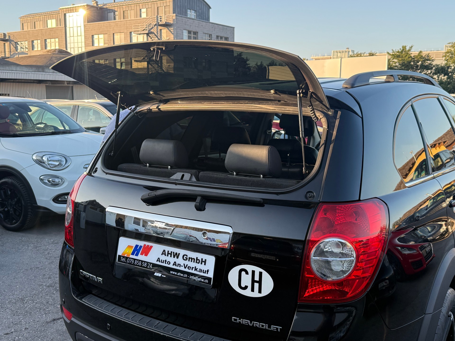 CHEVROLET Captiva 2.0 VCDi LT 4WD / Frisch ab MFK & Service / AHK 1700kg / 7 Plätzer / Leder / Sitzheizung-image-4