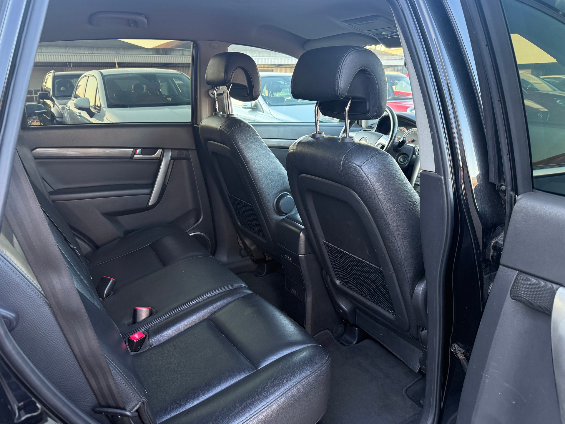 CHEVROLET Captiva 2.0 VCDi LT 4WD / Frisch ab MFK & Service / AHK 1700kg / 7 Plätzer / Leder / Sitzheizung-image-10