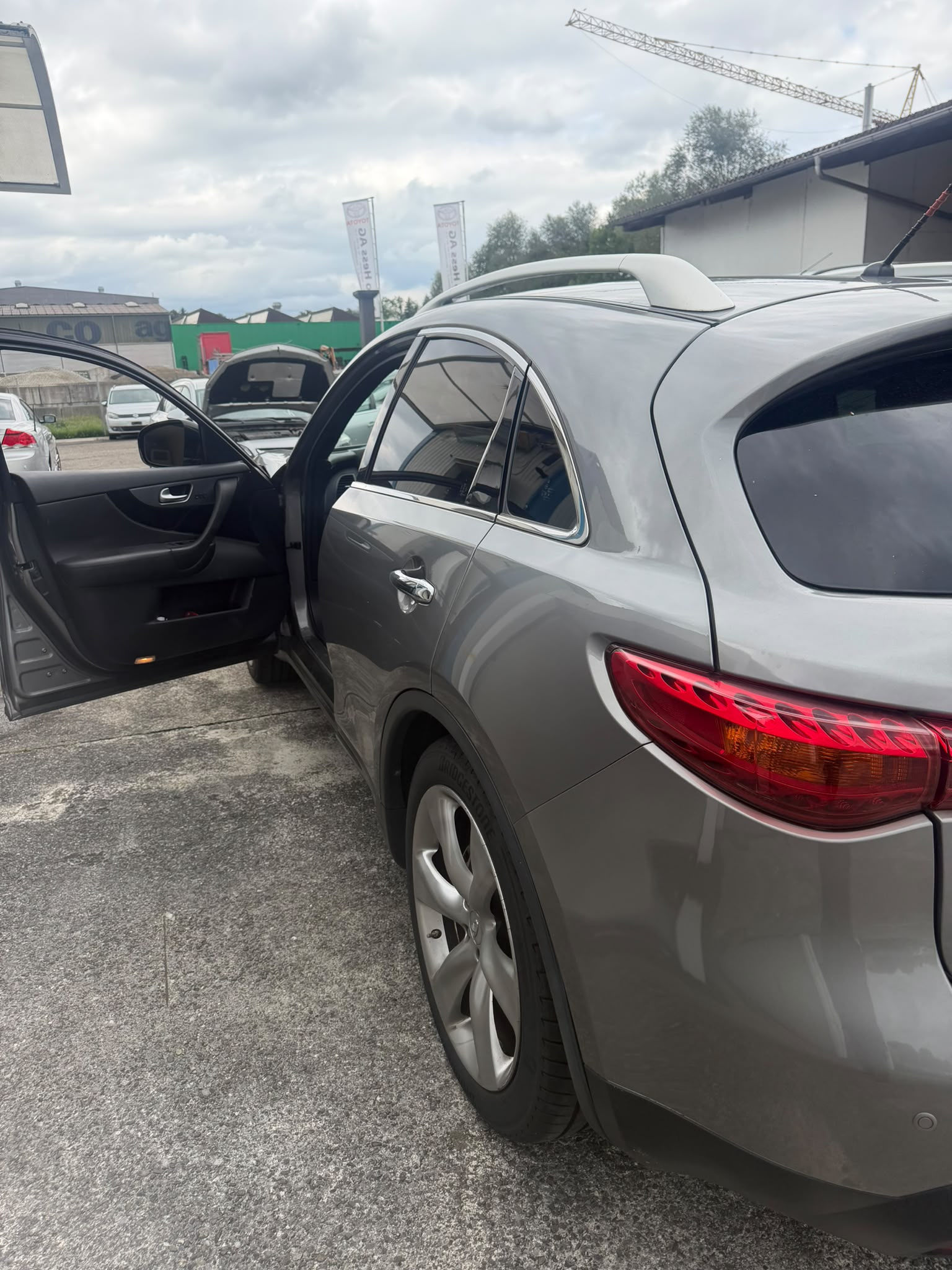 INFINITI FX30d GT AWD Automatic-image-2