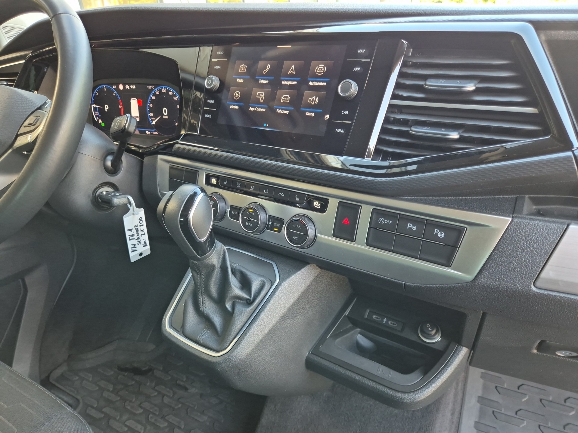 VW T6.1 Multivan 2.0 Bi-TDI Comfortline 4Motion DSG-image-16