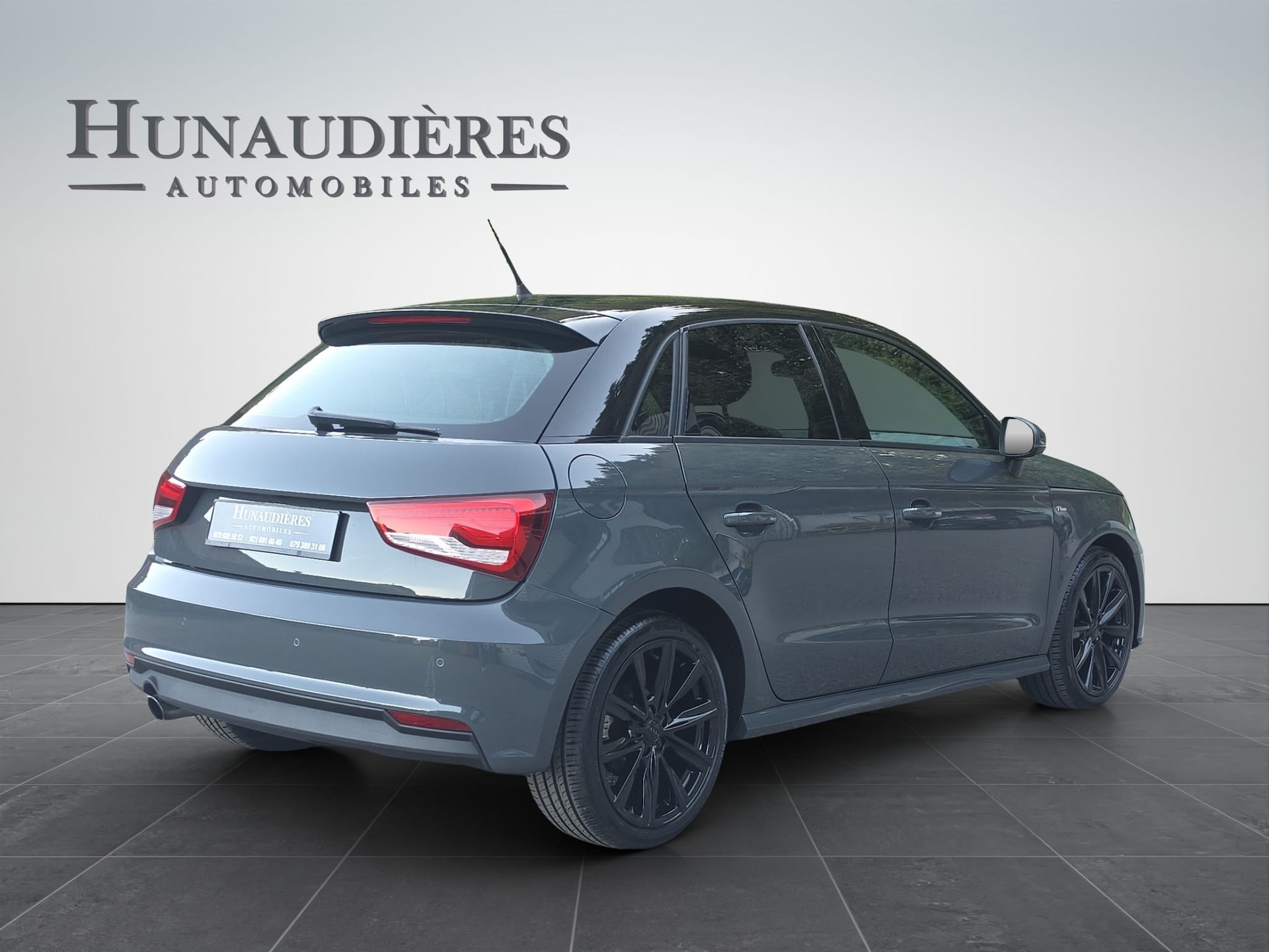 AUDI A1 Sportback 1.0 TFSI Design S-tronic-image-2