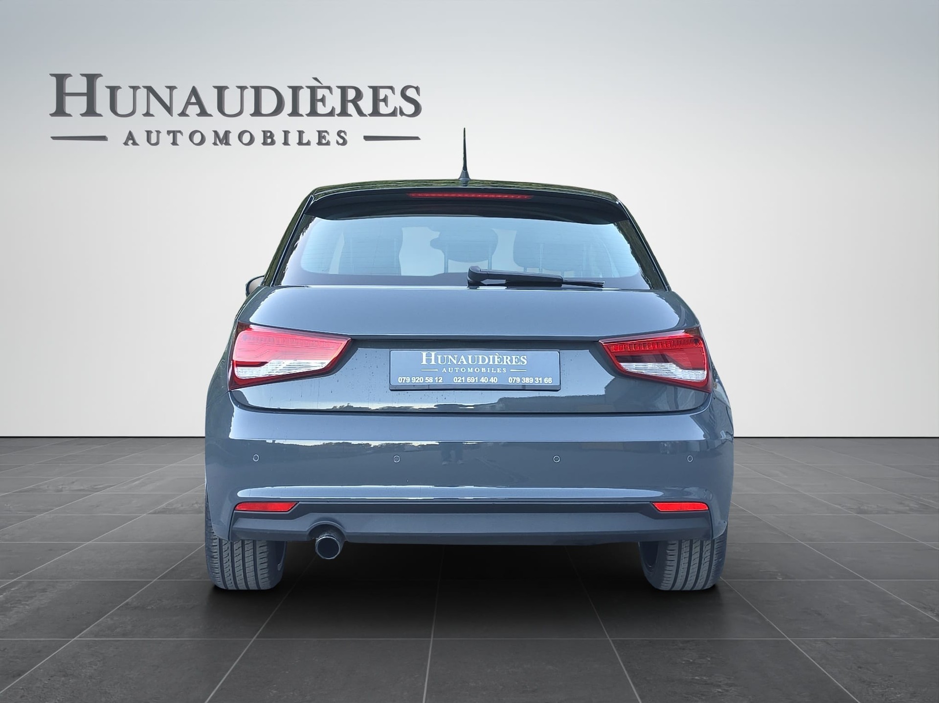 AUDI A1 Sportback 1.0 TFSI Design S-tronic-image-5
