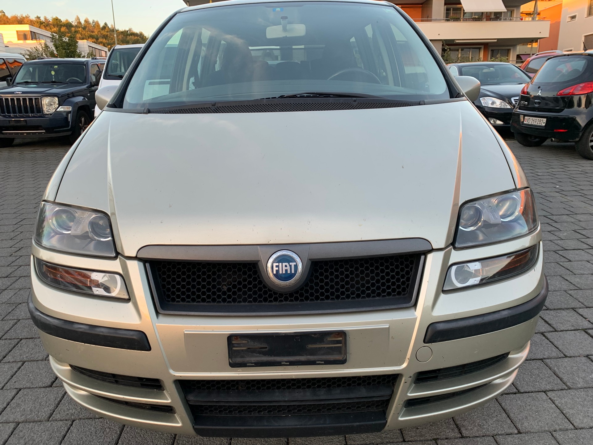 FIAT Ulysse 2.0 16V JTD Swiss Edition-image-4