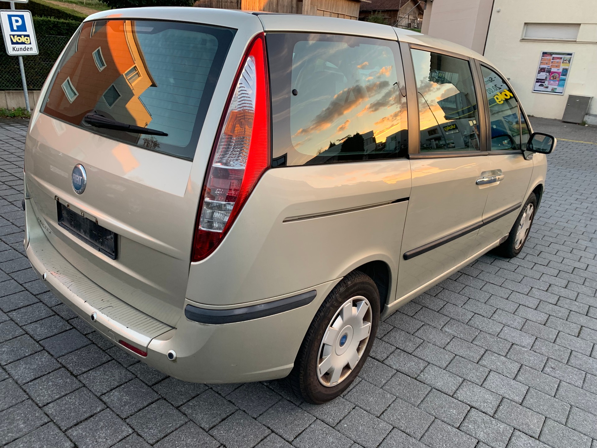 FIAT Ulysse 2.0 16V JTD Swiss Edition-image-2