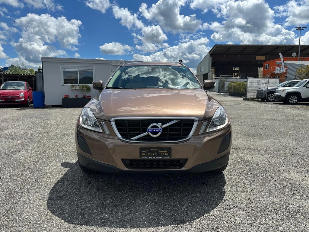 VOLVO XC60 2.4D AWD-image-1