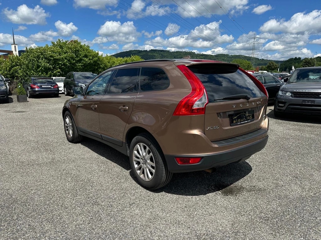 VOLVO XC60 2.4D AWD-image-3