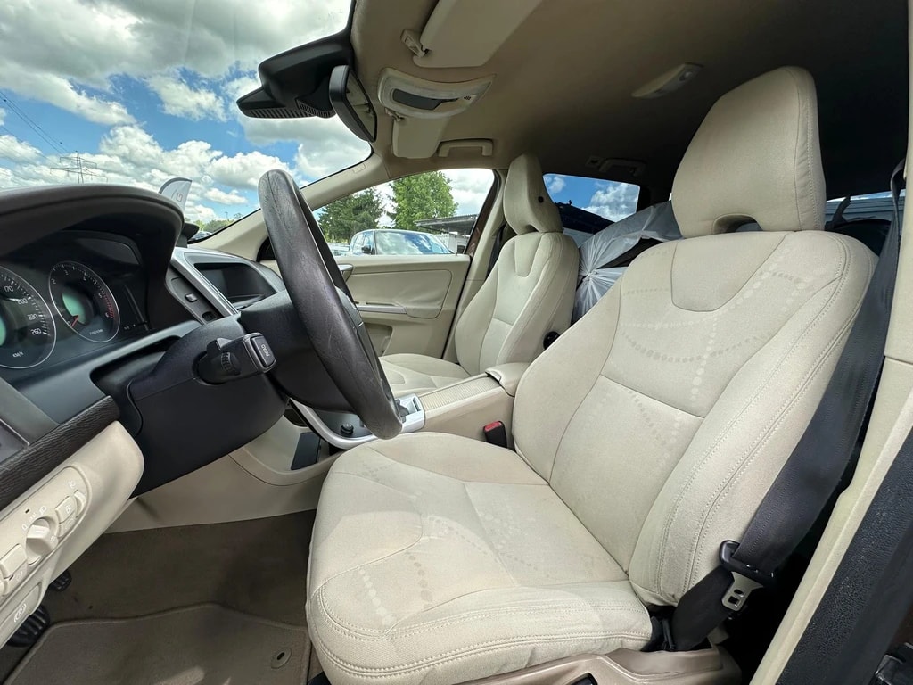 VOLVO XC60 2.4D AWD-image-7