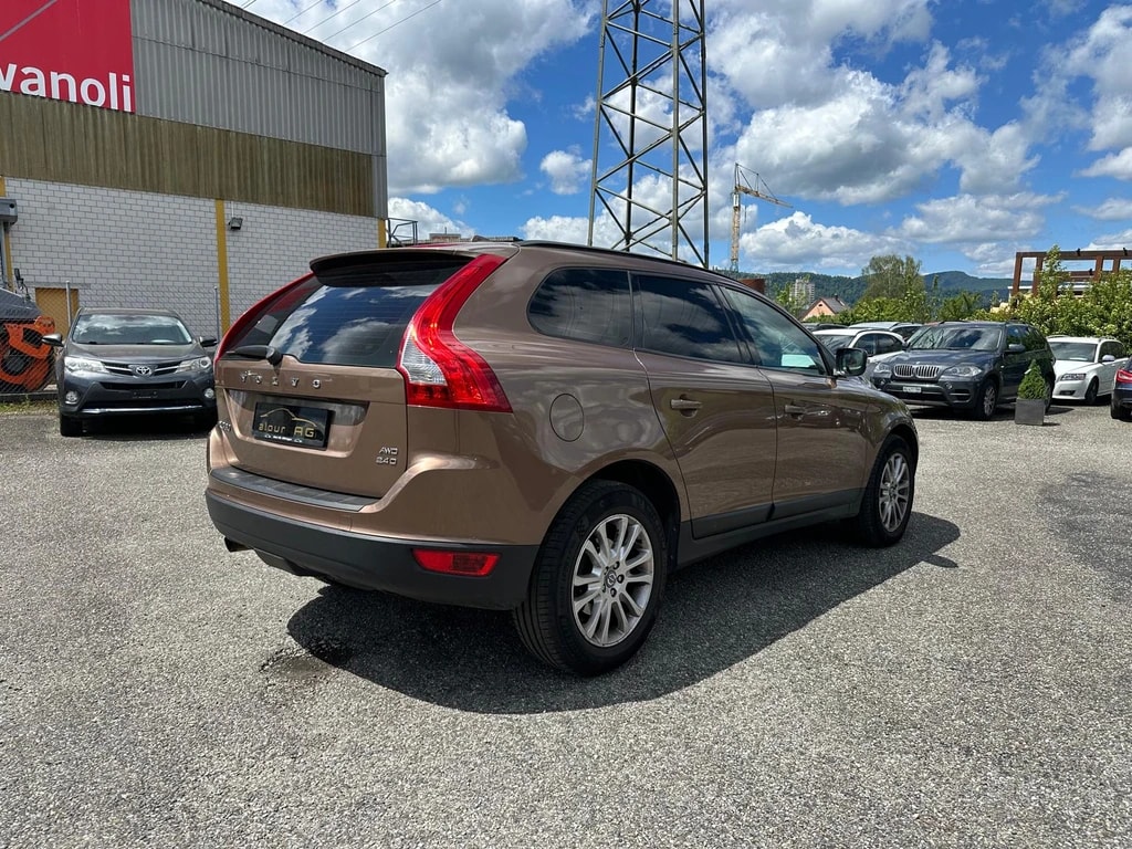 VOLVO XC60 2.4D AWD-image-5