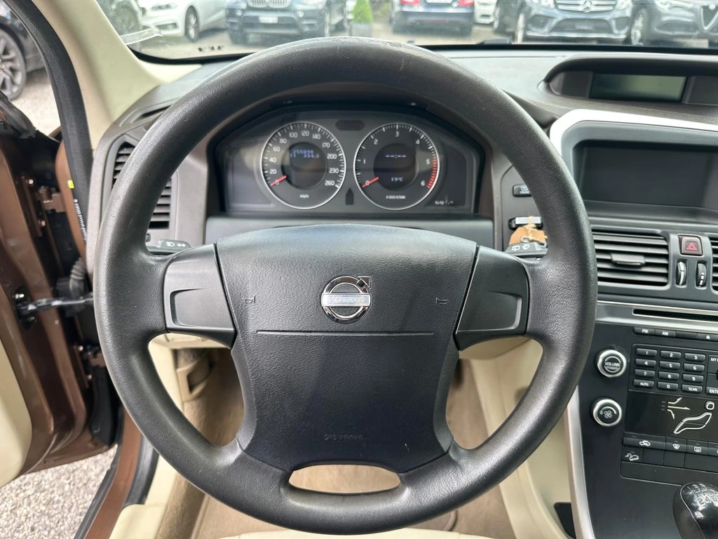 VOLVO XC60 2.4D AWD-image-6