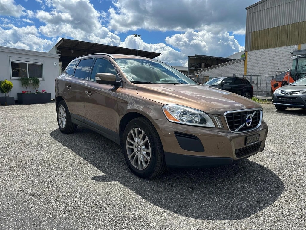 VOLVO XC60 2.4D AWD-image-0