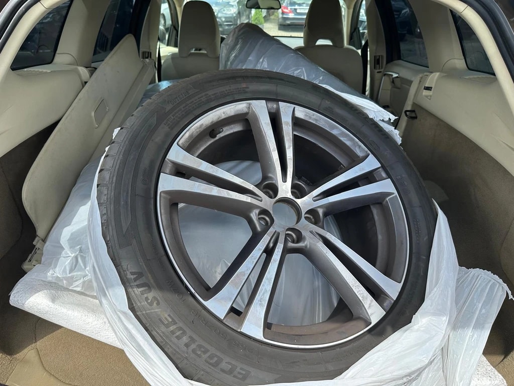 VOLVO XC60 2.4D AWD-image-10