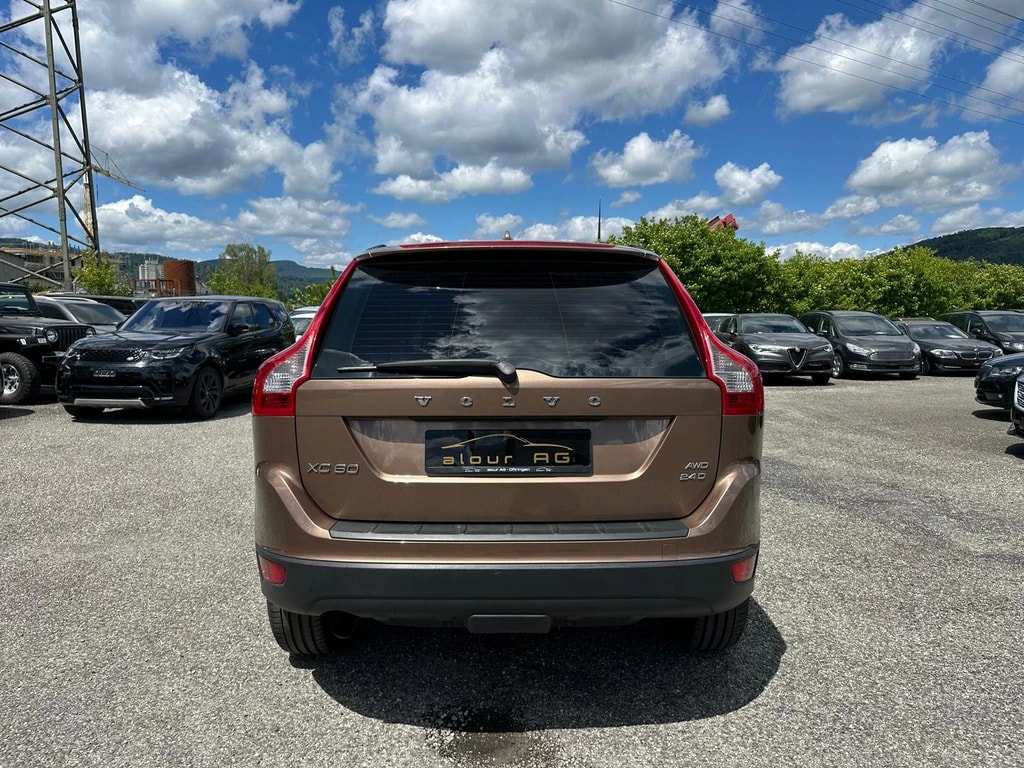 VOLVO XC60 2.4D AWD-image-4