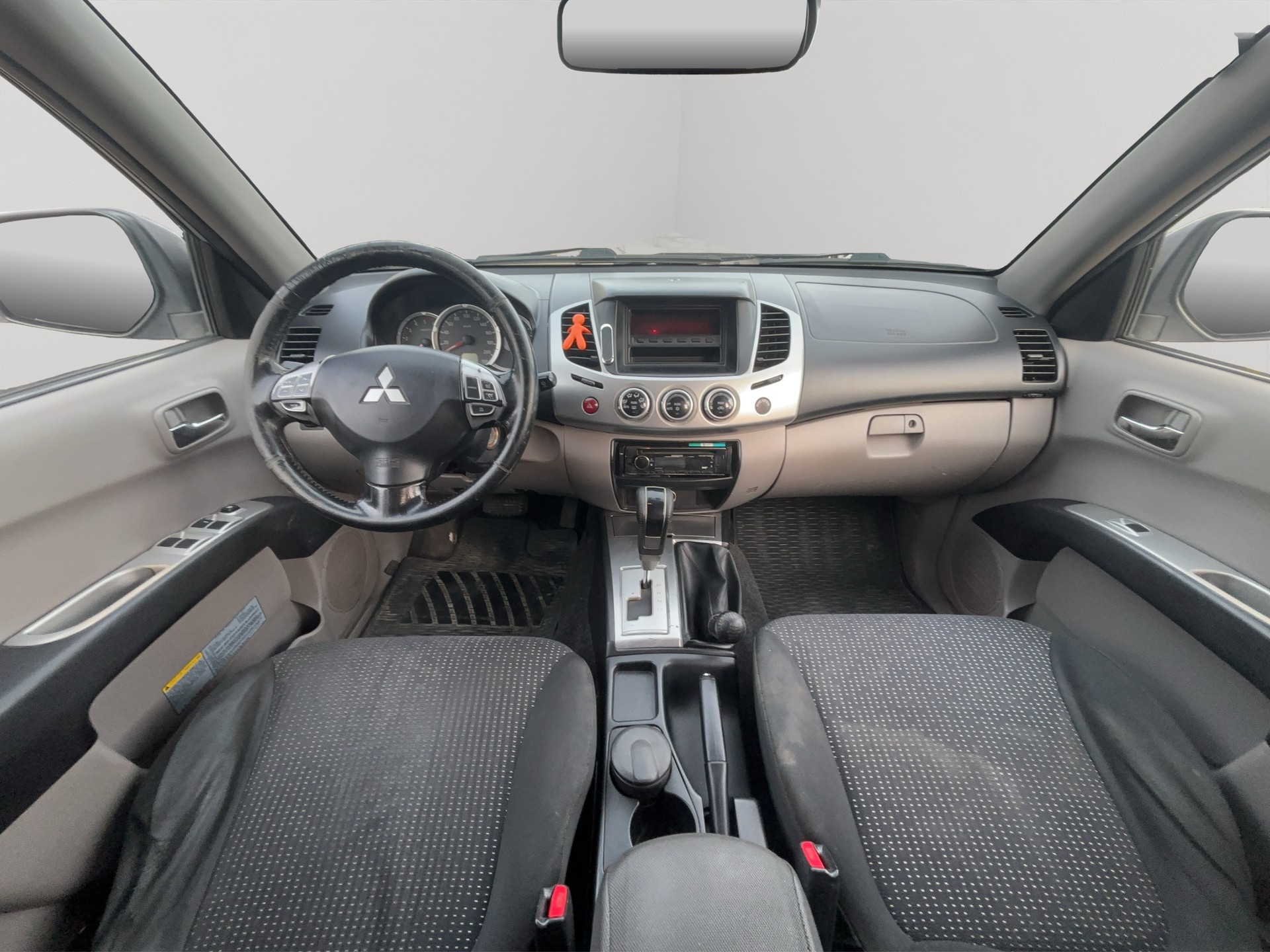 MITSUBISHI L 200 2.5 DID HP Jubilé 35 Double Cab A-image-11