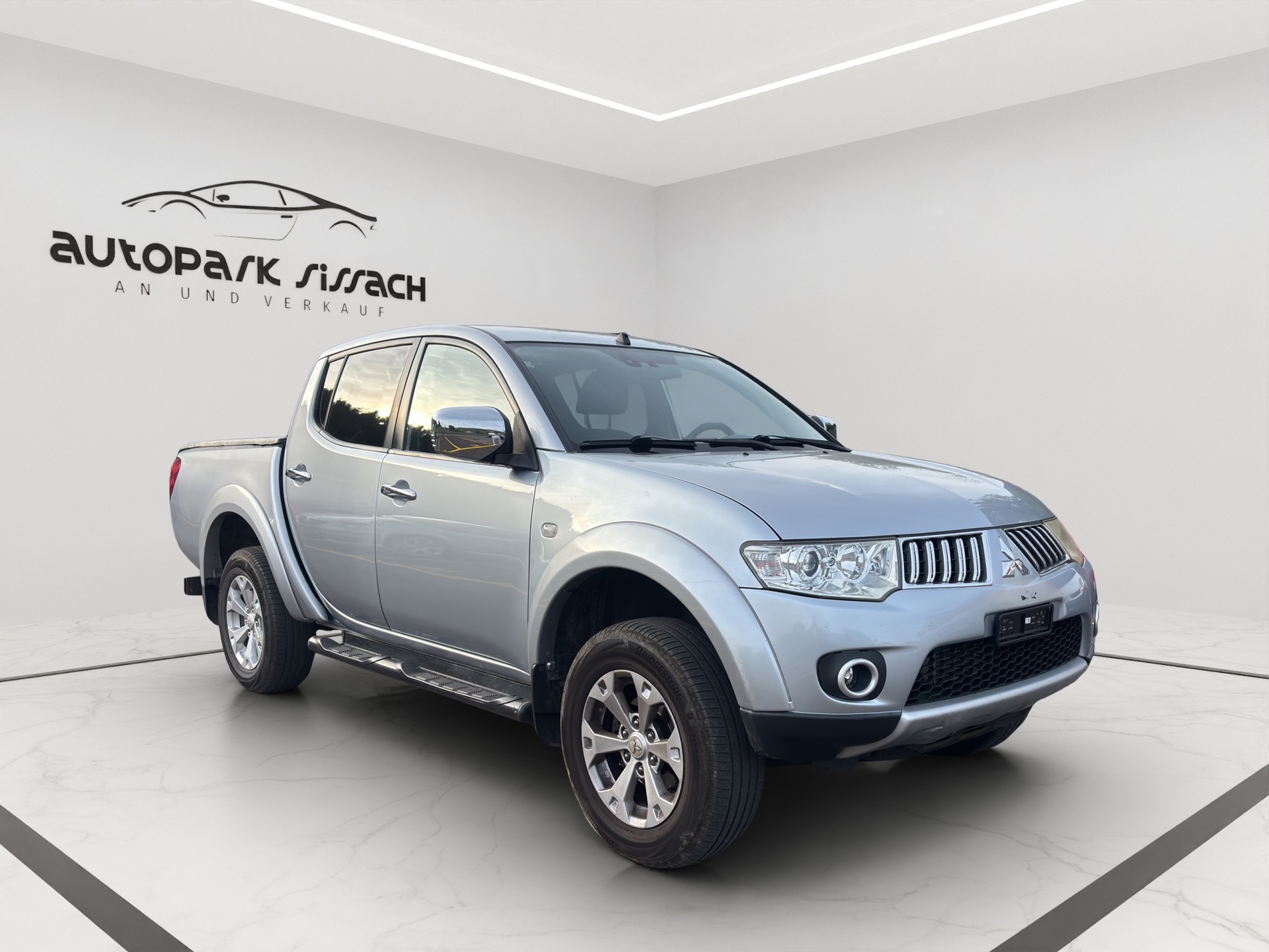 MITSUBISHI L 200 2.5 DID HP Jubilé 35 Double Cab A-image-2