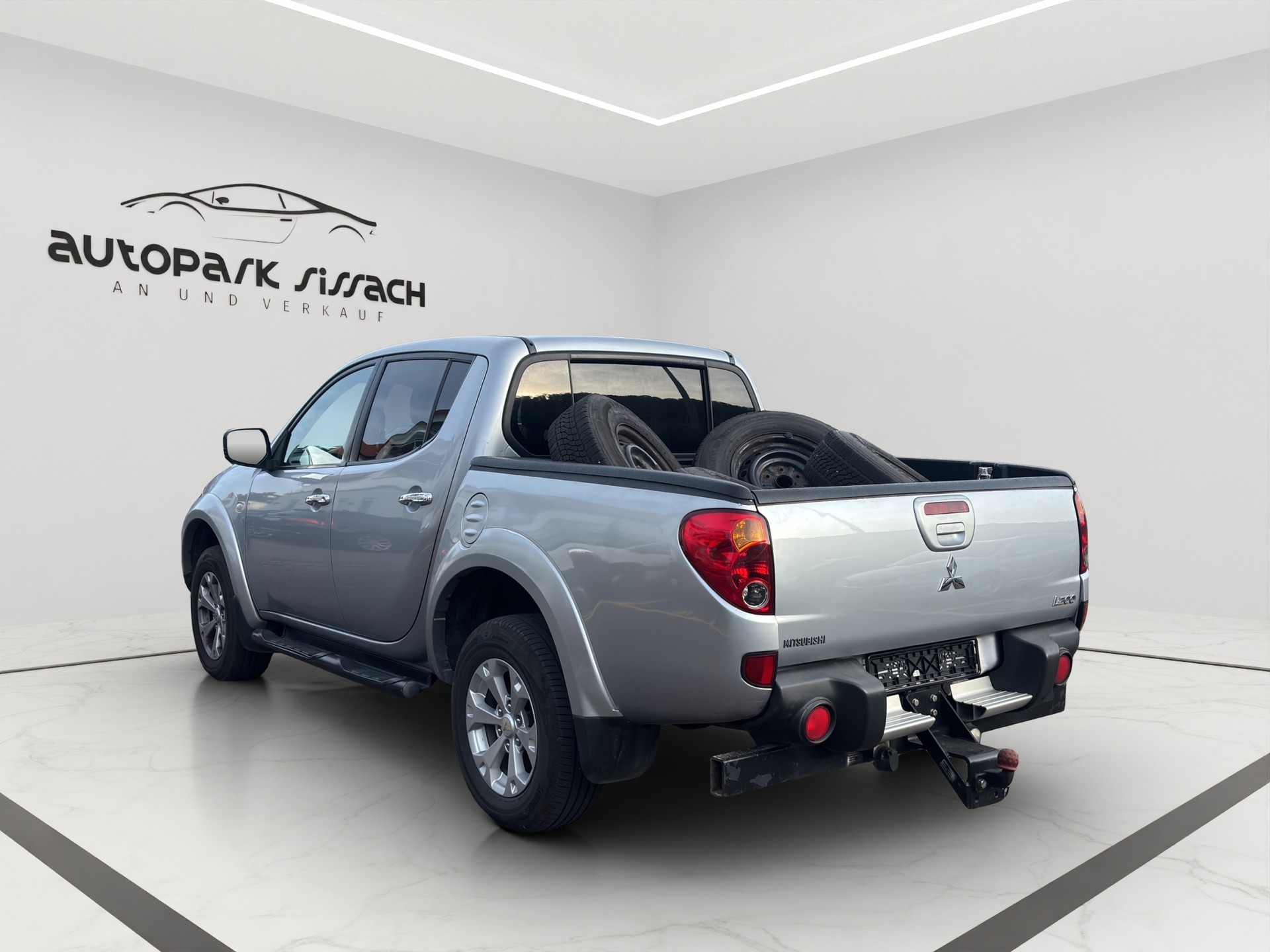 MITSUBISHI L 200 2.5 DID HP Jubilé 35 Double Cab A-image-6