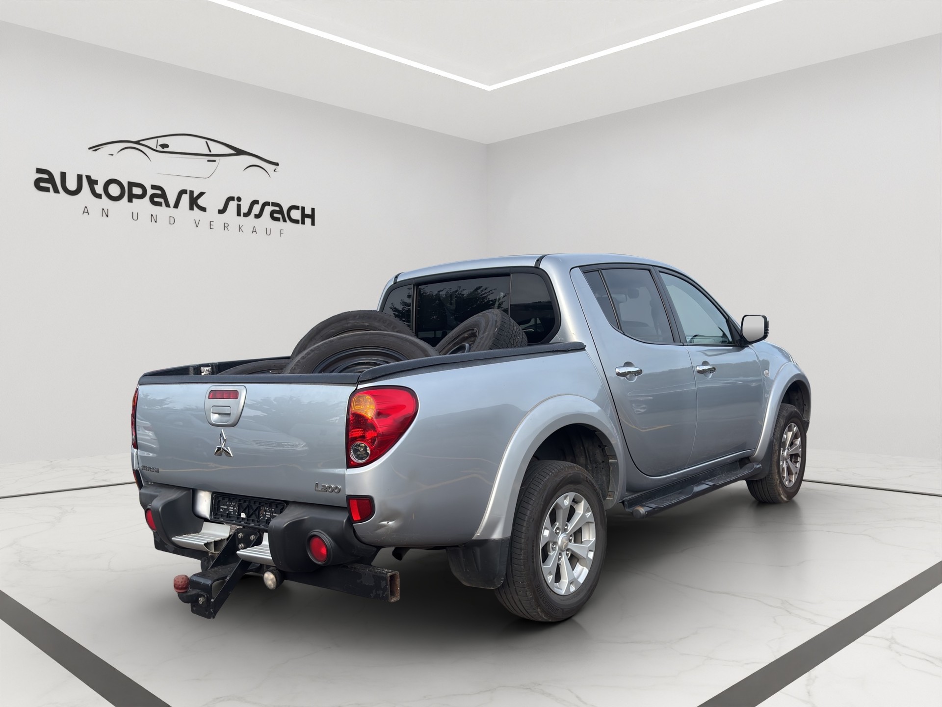 MITSUBISHI L 200 2.5 DID HP Jubilé 35 Double Cab A-image-4