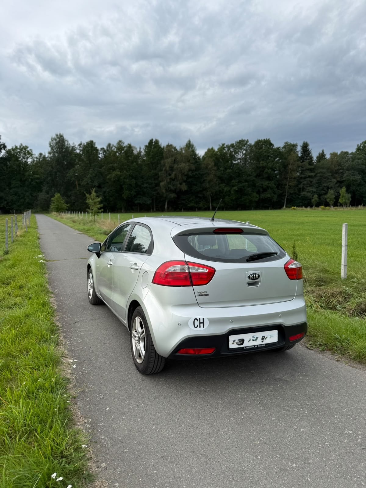 KIA Rio 1.4 CVVT Style Automatic-image-1