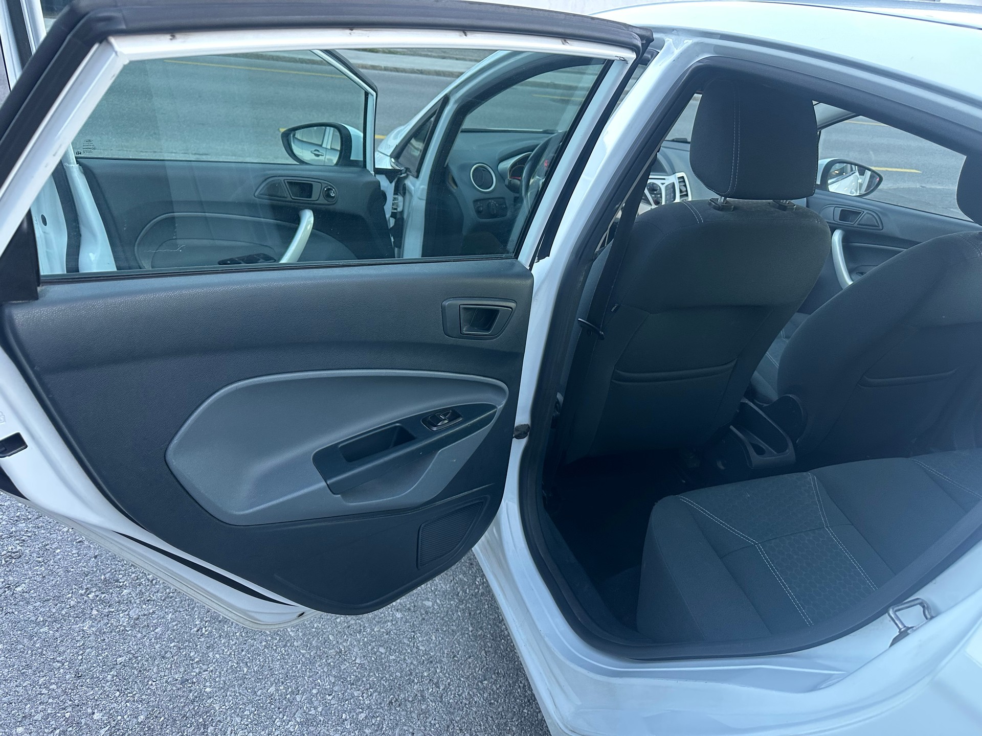 FORD Fiesta 1.4 16V Trend+-image-9