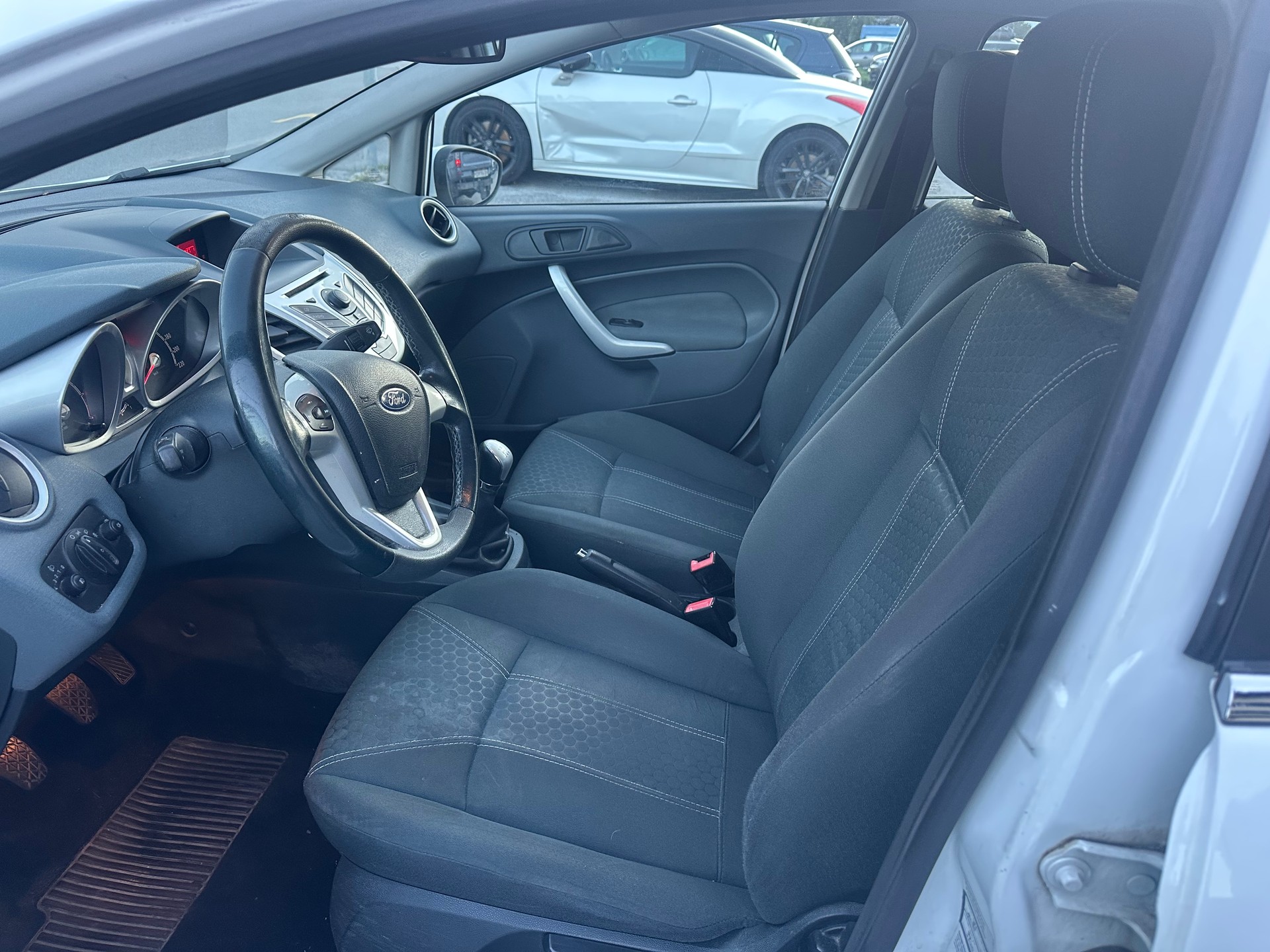 FORD Fiesta 1.4 16V Trend+-image-8