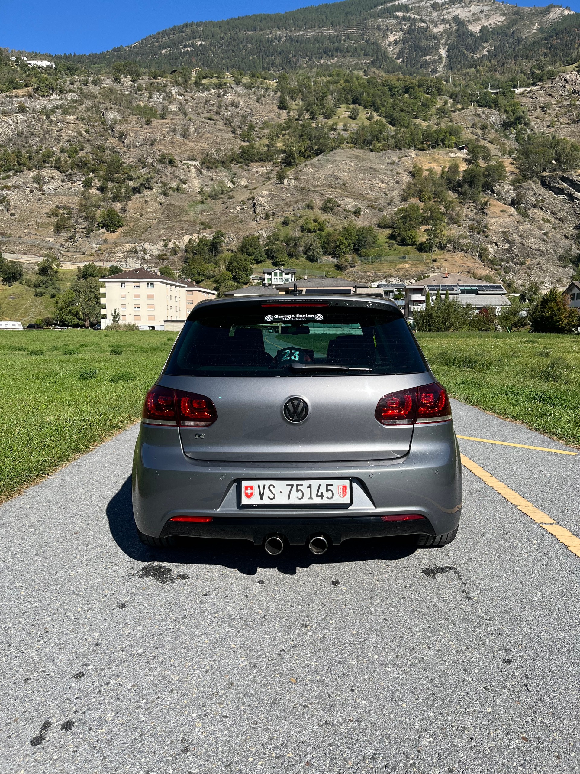 VW 2.0 TSI R DSG 4motion-image-3