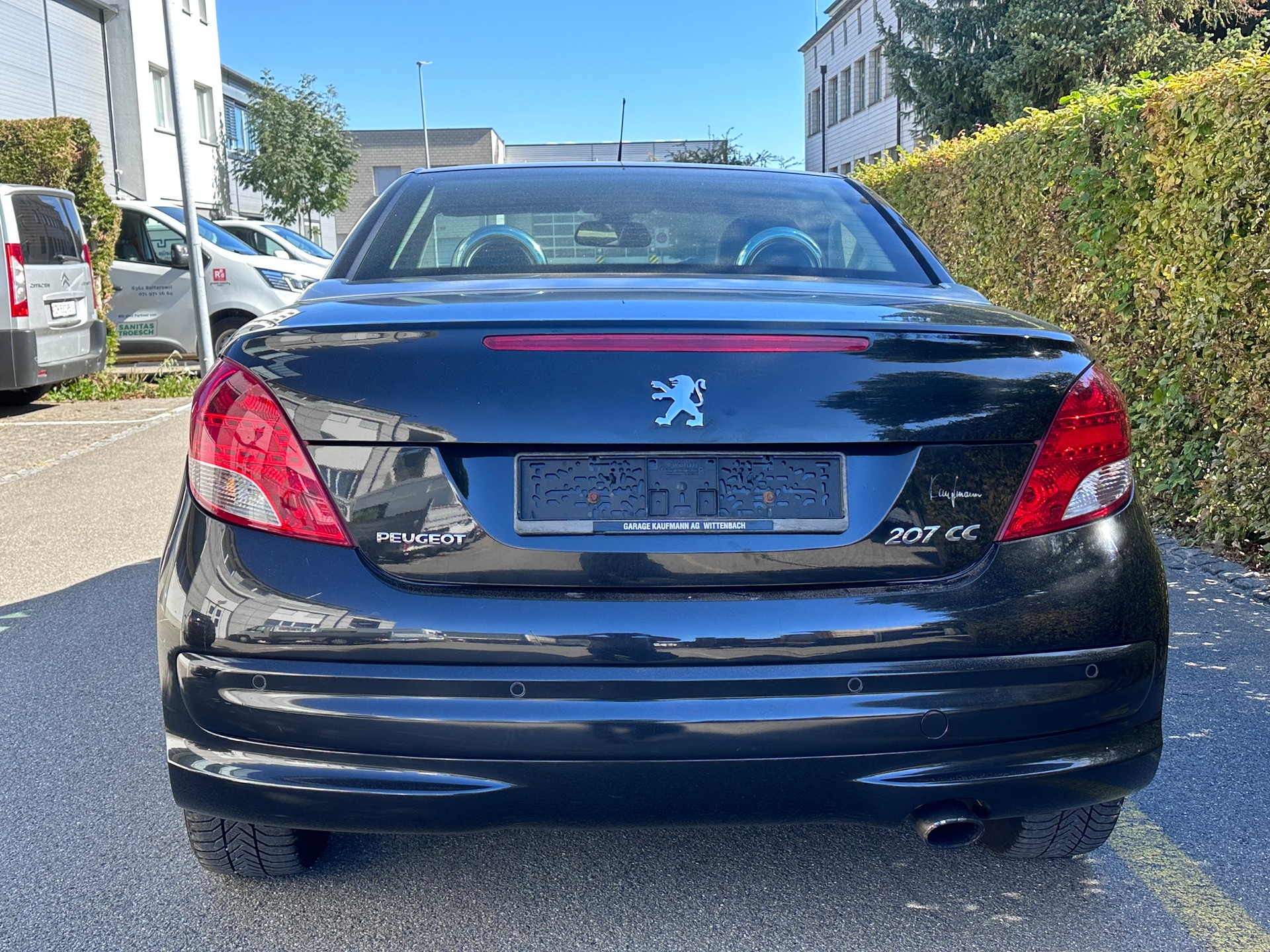 PEUGEOT 207 CC 1.6 16V Turbo Swiss Edition-image-4