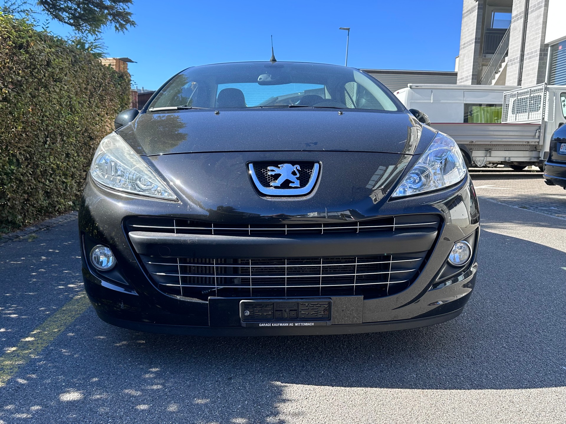 PEUGEOT 207 CC 1.6 16V Turbo Swiss Edition-image-5