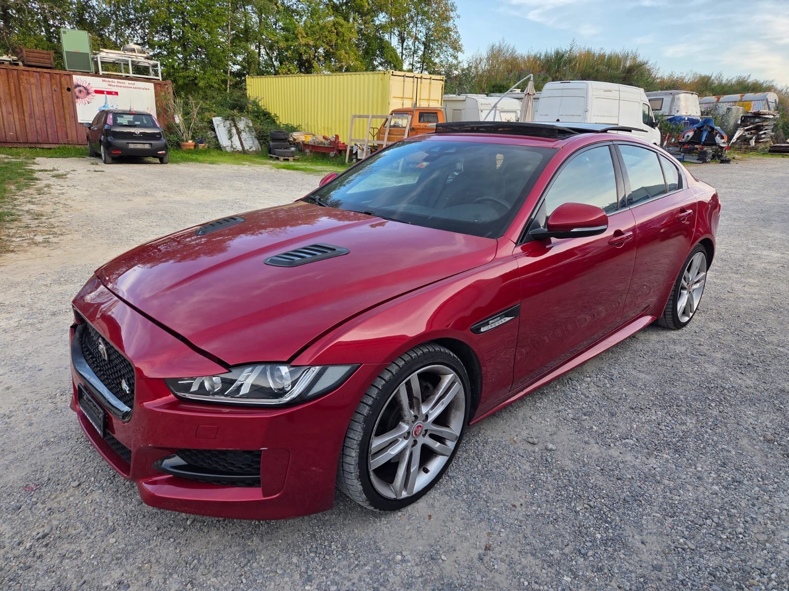 JAGUAR XE 20d R-Sport Automat-image-2
