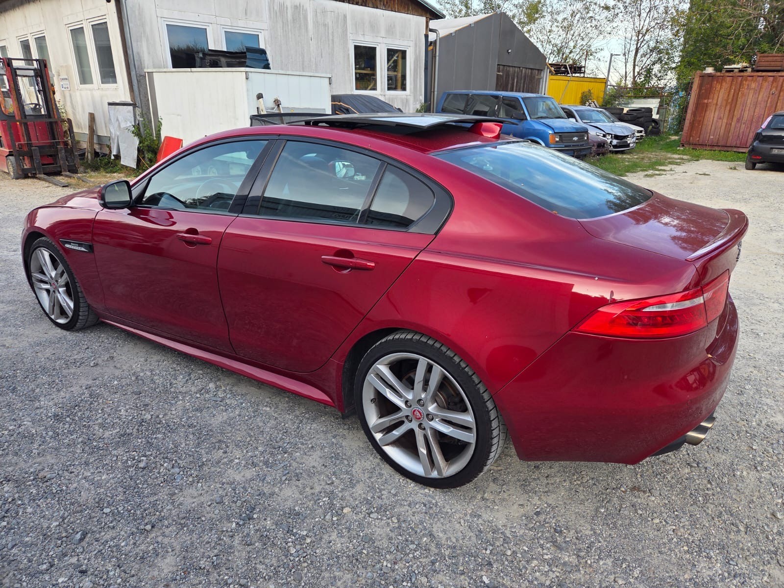 JAGUAR XE 20d R-Sport Automat-image-7