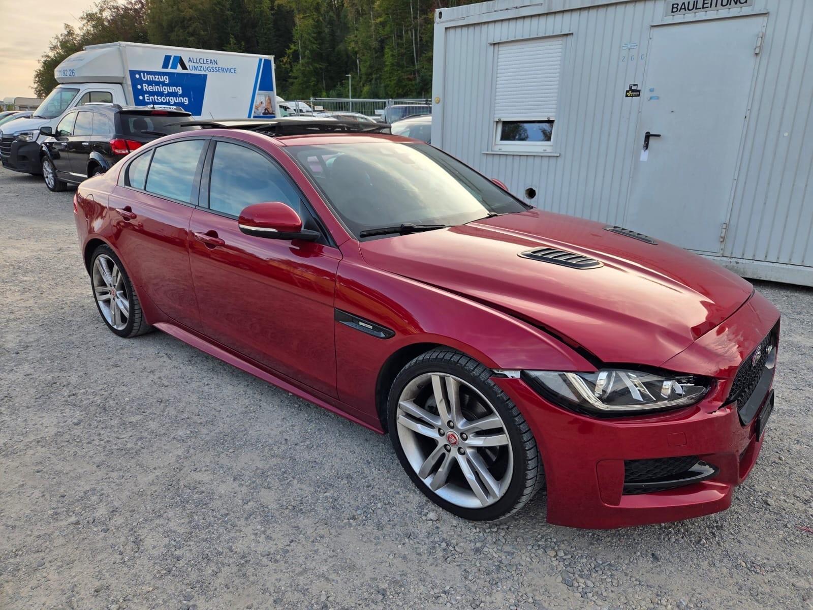 JAGUAR XE 20d R-Sport Automat-image-3
