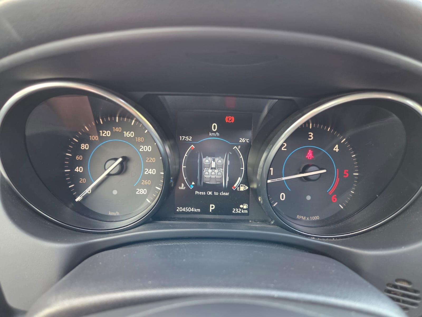JAGUAR XE 20d R-Sport Automat-image-15