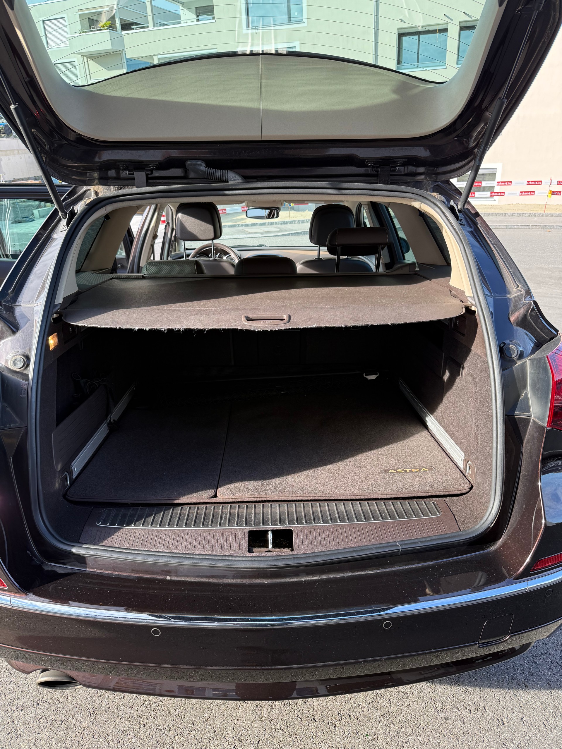 OPEL Astra SportsTourer 1.6i 16V Turbo Cosmo-image-11