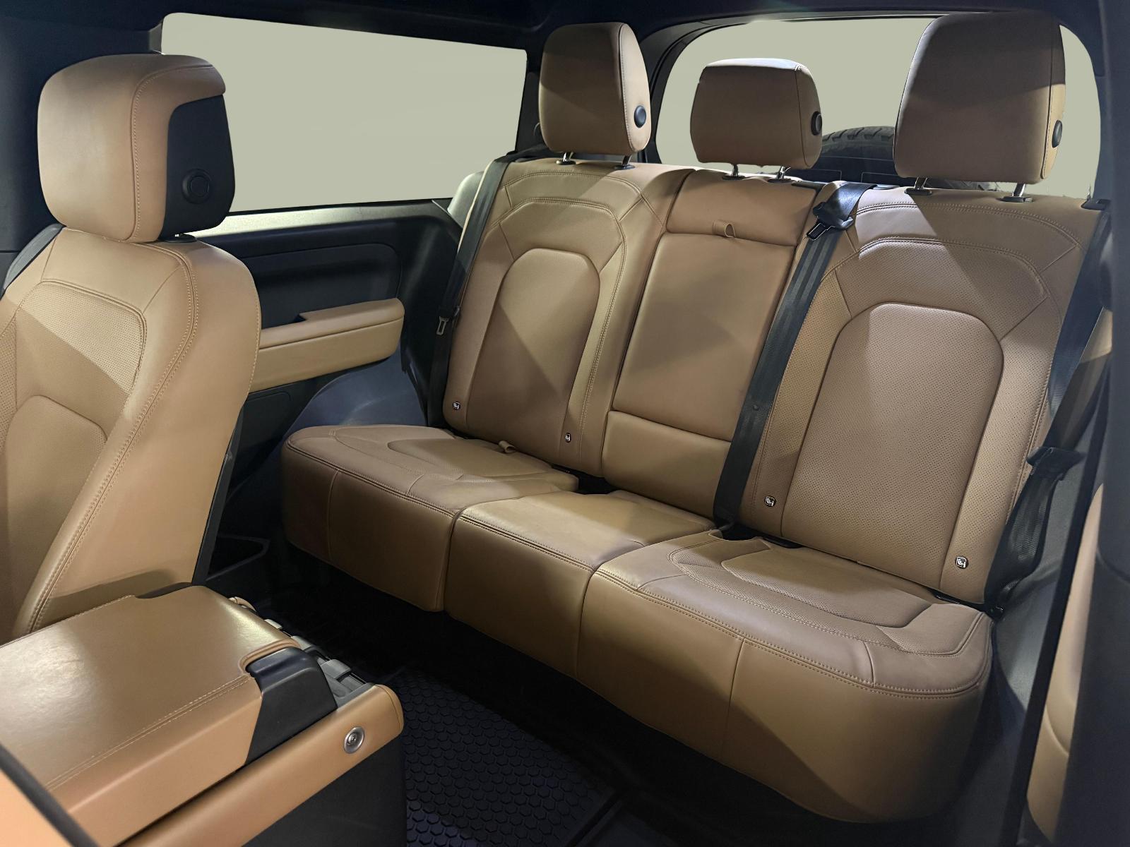 LAND ROVER Defender 90 3.0 D I6 250 X-Dynamic SE-image-10