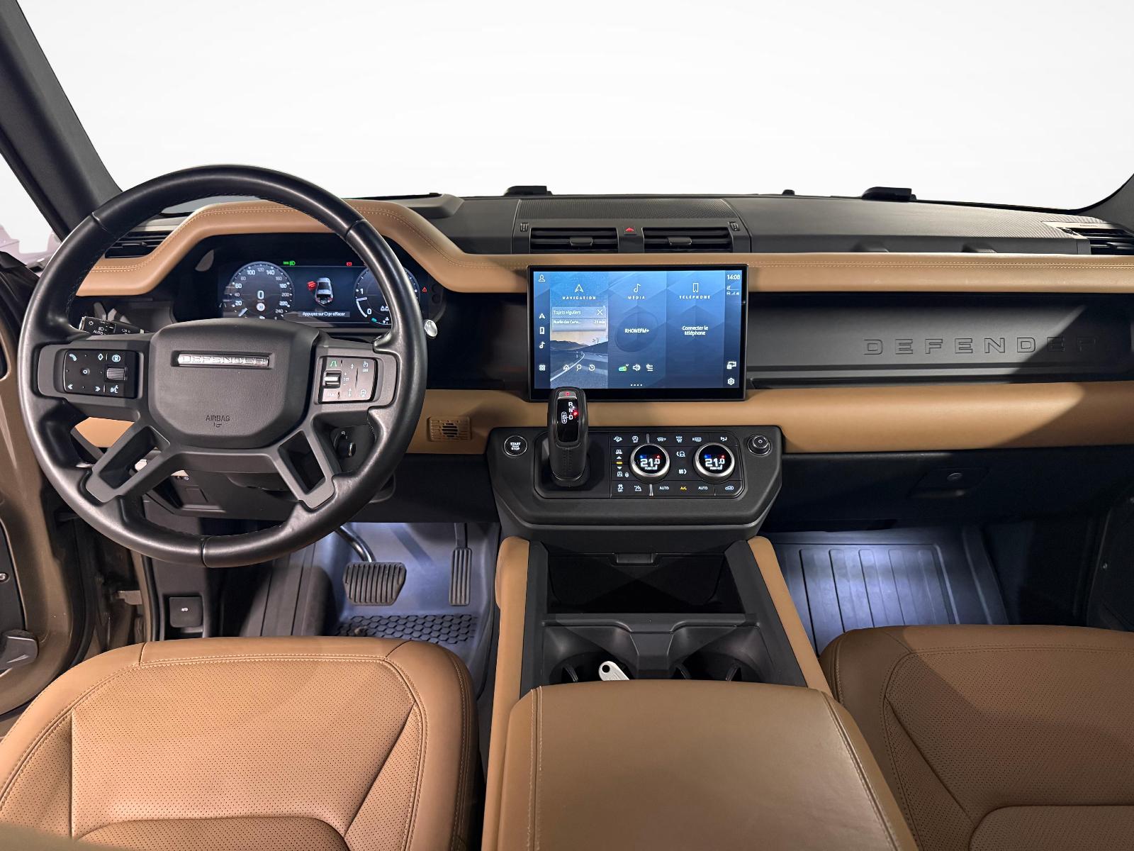 LAND ROVER Defender 90 3.0 D I6 250 X-Dynamic SE-image-8