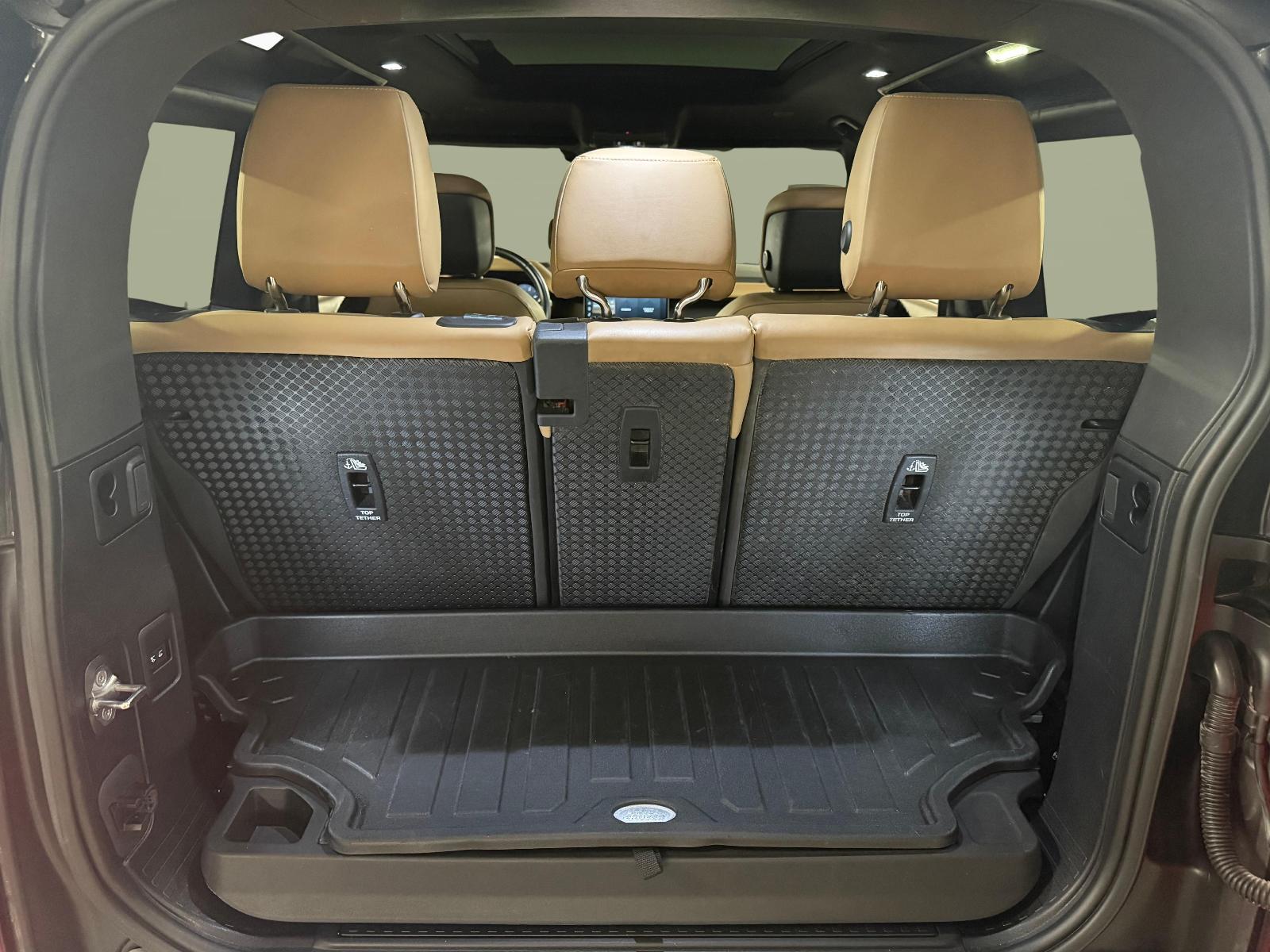 LAND ROVER Defender 90 3.0 D I6 250 X-Dynamic SE-image-11